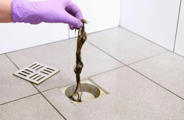 padlóösszefolyó dugulás, eldugult zuhanyzó